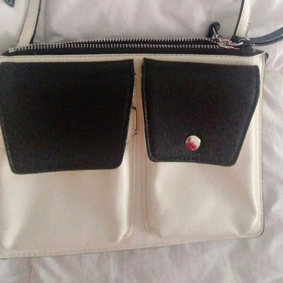 Purse - Picture 1 of 1